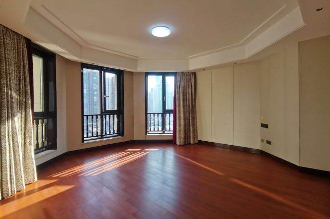 New condition Xintiandi 360sqm big flat,floor heating