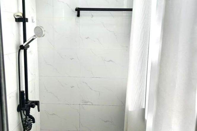 Full furnished 1br/1Living &facing south@Xinhua Rd & Line 3/4