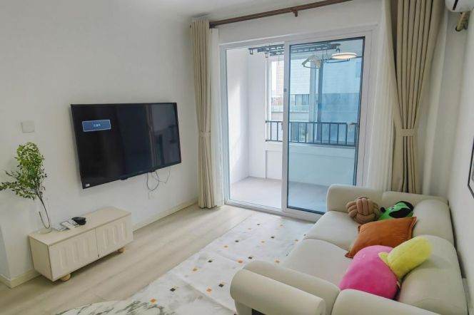 Cozy 1 br with near NYU shanghai, easy to L 8 LingZhaoXinCun st + L 6/8/11