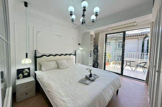 Newly Renovated 1Br/2Lr/1Bt+Lovely Patio@L2/7/14 Jing’an Temple Station