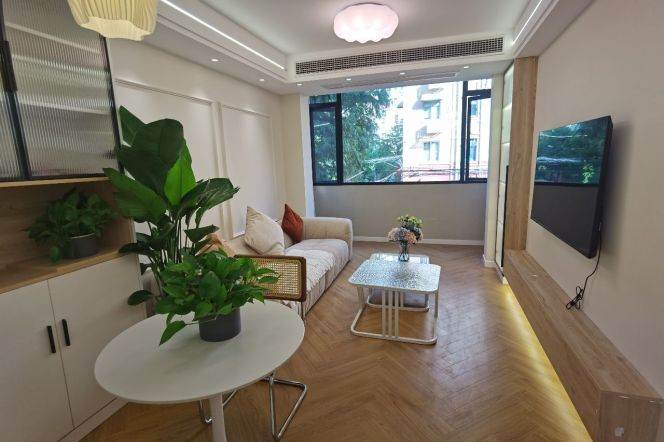 charming bright real 1br 1lr Nr L10 songyuan rd sta