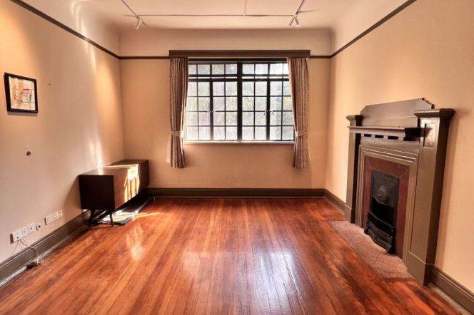 Old apartment 2br+1@wukang rd nr shanghai library 120sqm 