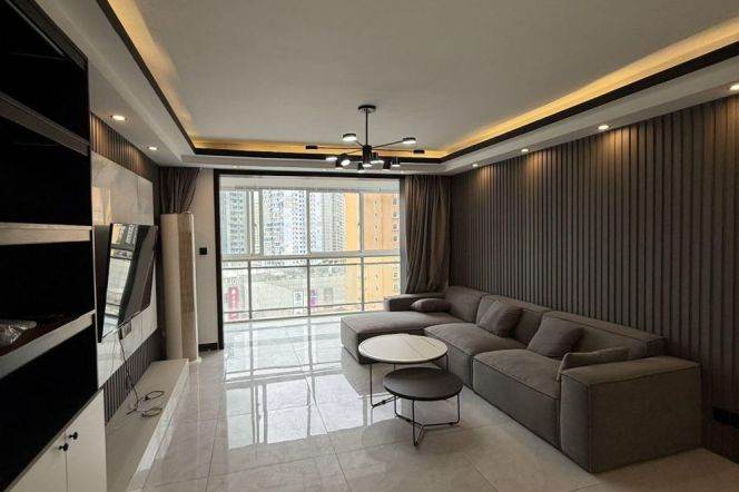 Spacious 3 br (150sqm) 5 mins walking to L8/9 LuJiaBang Rd st. near LaoXiMen