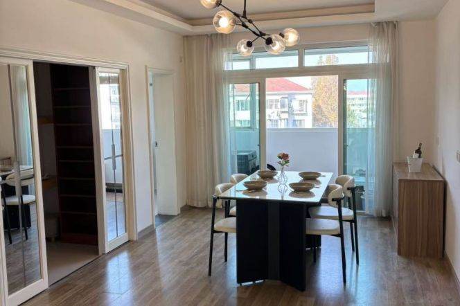 Lift 3br/2bt Apt with open Balcony close to Laowai Street