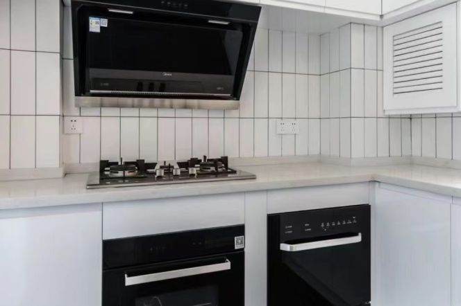 New decoration 2brs/2living & elevator@ Changping Rd & Line 7/14