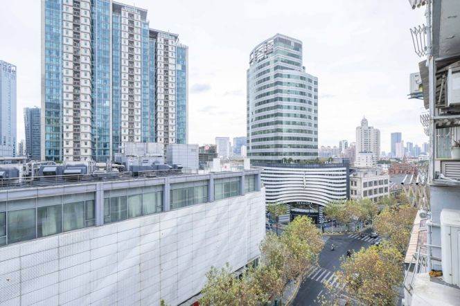 12.5k Cozy 3Br 1Bathr Nr West Nanjing Rd.line2/12/13