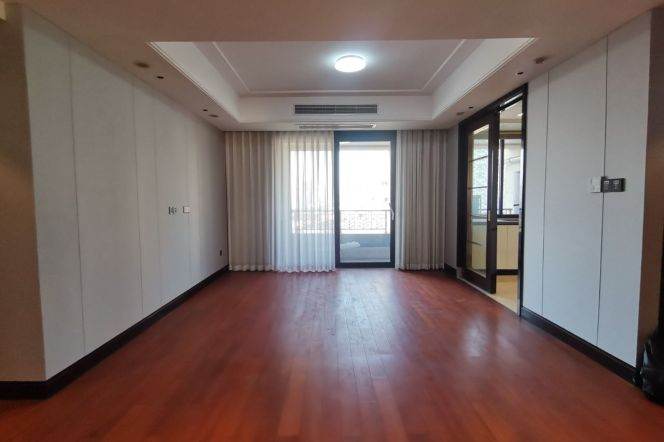 New condition Xintiandi 360sqm big flat,floor heating