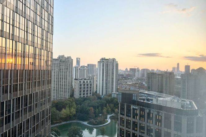 modern big 2brs floor heating modern furniture in Xintiandi line 1,10,13,14 