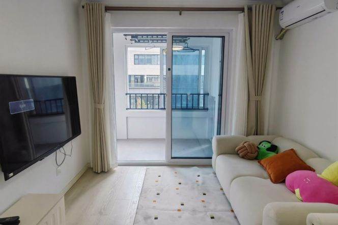 Cozy 1 br with near NYU shanghai, easy to L 8 LingZhaoXinCun st + L 6/8/11