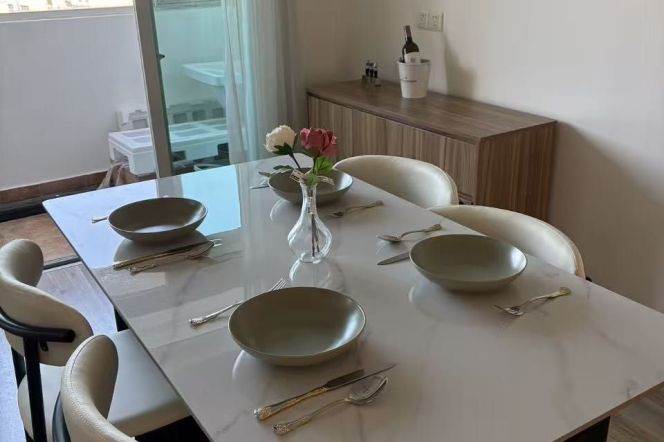 Lift 3br/2bt Apt with open Balcony close to Laowai Street