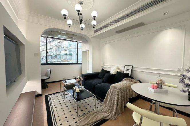 Newly Renovated 1Br/2Lr/1Bt@L2/11 Jiangsu Rd Station 