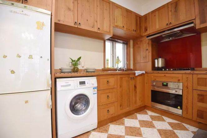 Modern 1br/80sqm & balcony/oven @W Nanjing Rd & Line 2/12/13