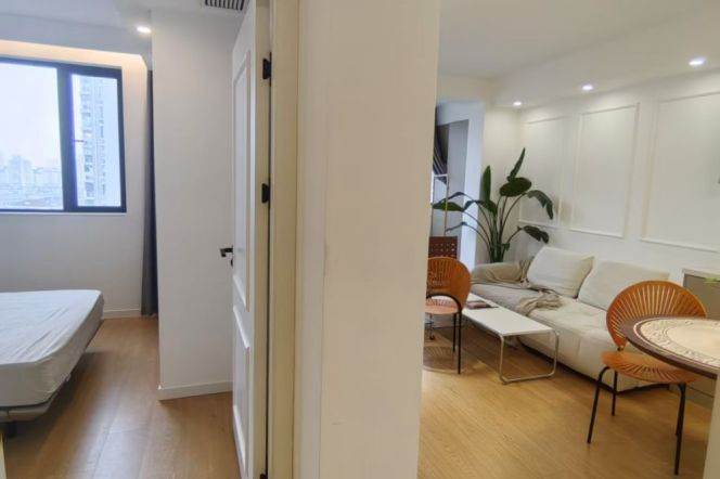 Modern 1br/2living & elevator/oven @Wuding Rd & Line 2/11/14 