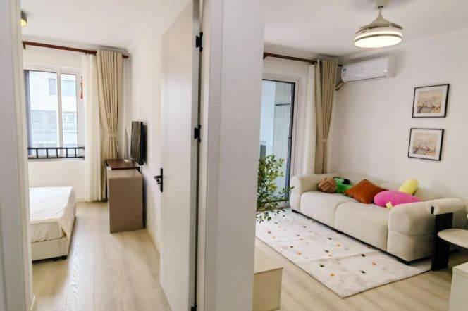 Cozy 1 br with near NYU shanghai, easy to L 8 LingZhaoXinCun st + L 6/8/11