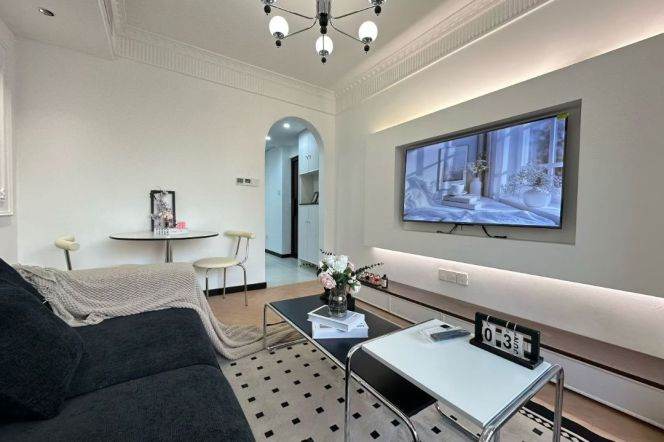 Newly Renovated 1Br/2Lr/1Bt@L2/11 Jiangsu Rd Station 