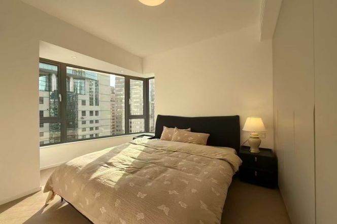 brand new 3brs floor heating brand new furniture in top 2compound Xujiahui line 1,9,11