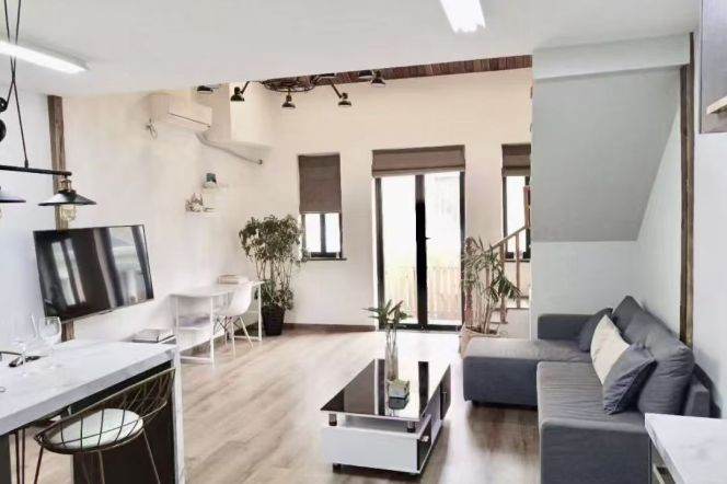 Modern 1/2Living & private terrace/loft @Jing'An temple & Line 2/7/14