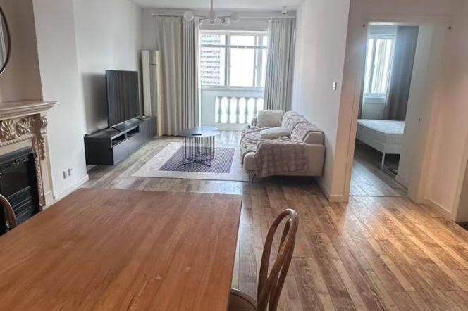 Full furnished 1br/90sqm & elevator@ Changping Rd & Line 7