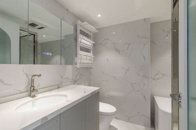 modern big 3brs floor heating near line 8,9 Xintiandi only 17K 