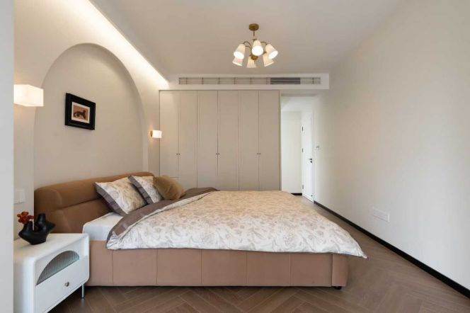 Stunning 3+1br high-rise nr People's Square &West Nanjing Rd 