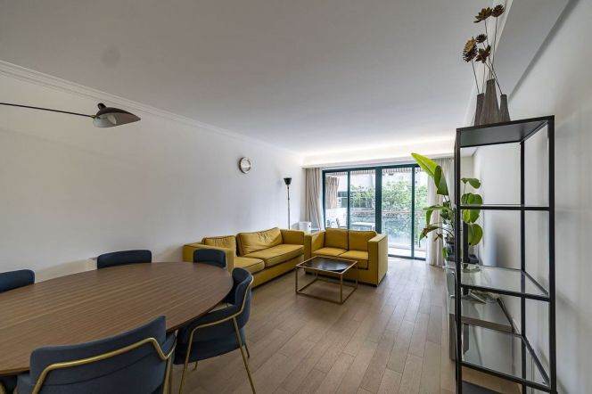 Floor heating 3BR APT Balcony Zhenning Rd 26k