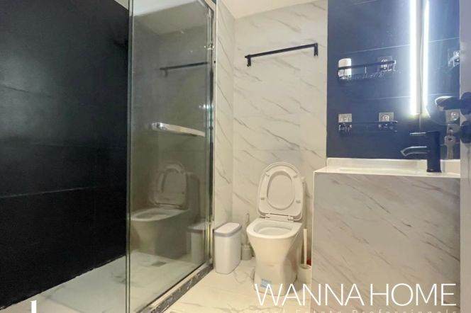 Spacious&Nice Elevator 2Bdrs 1Bath Apt+L13/14 Wu Ning Rd Metro+Jing An Temple