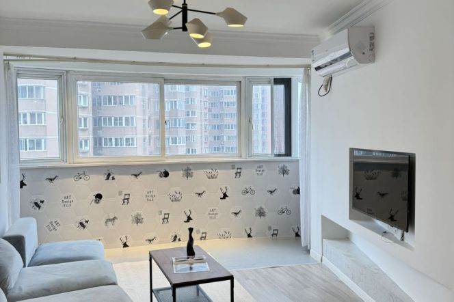 Good lighting 2brs@elevator near West Nanjing Road