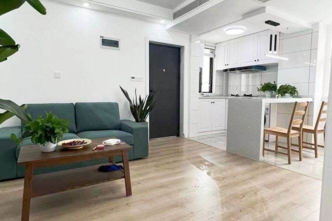 Great view 2Br with nice lights @ L1/3/4 