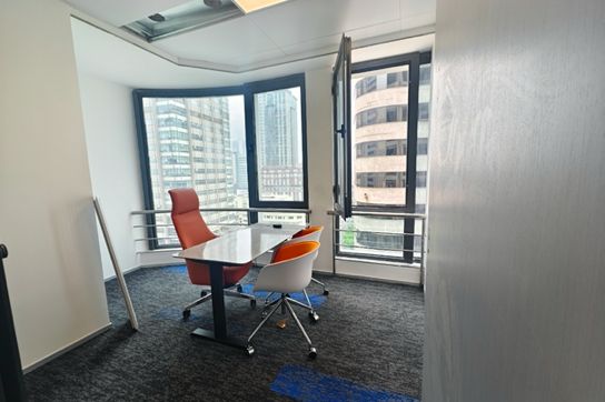 136sqm furnished office nr W Nanjing Rd