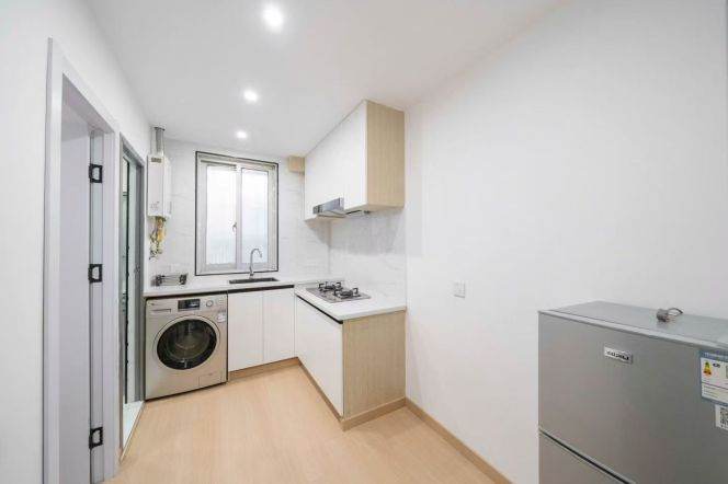 Cozy single apt @ L9/13 