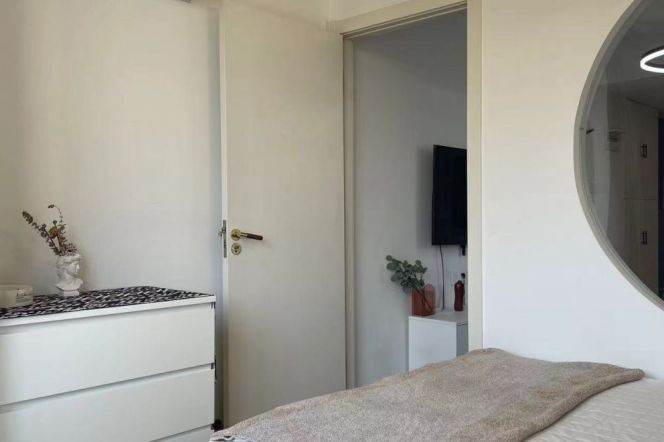 Spacious&Bright&Modern 1Bdr 1Bath Apt+L2/11 Jiang Su Rd+Zhong Shan Park+4F Walk Up