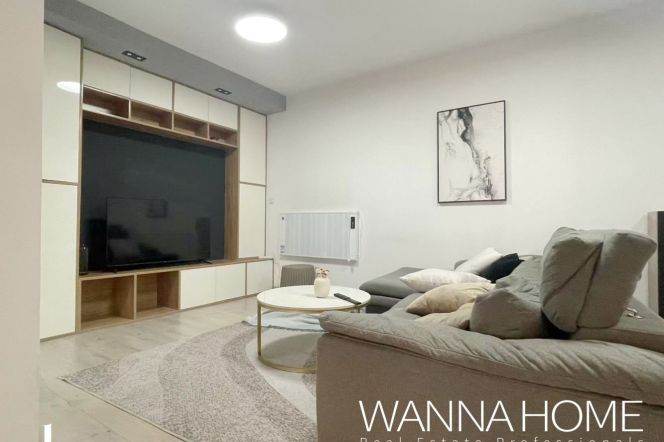 Spacious&Nice Elevator 2Bdrs 1Bath Apt+L13/14 Wu Ning Rd Metro+Jing An Temple