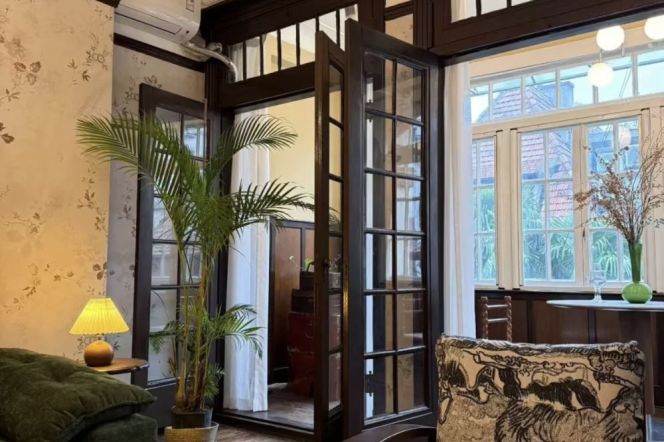 Beautiful&Huge 1br with balcony near Changshu Road