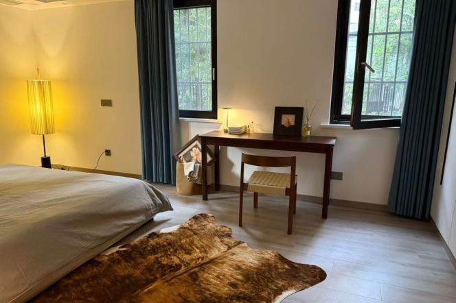 Huge 2brs with green view near Jing'an Temple