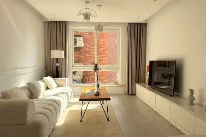 Modern 2br with elevator near Changping Rd 