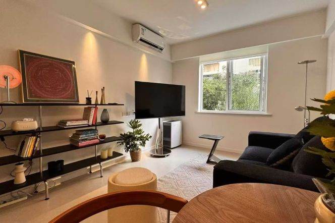 Modern style 1br near Jiangsu Road/Wuding Road