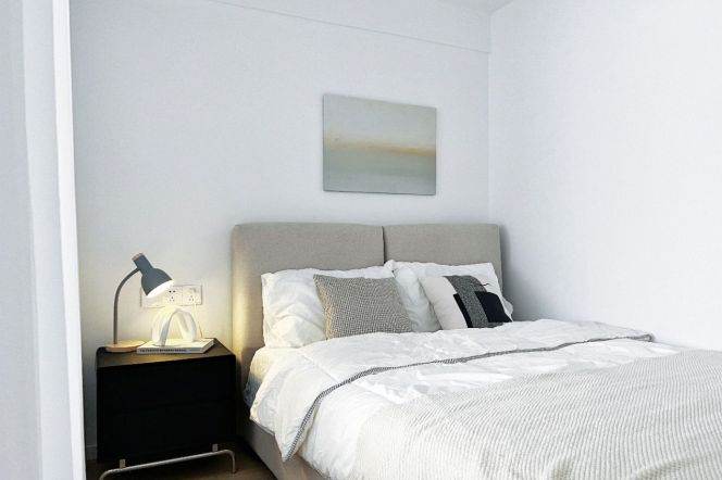 elevator 1br Nr west Nanjing road M2/12/13