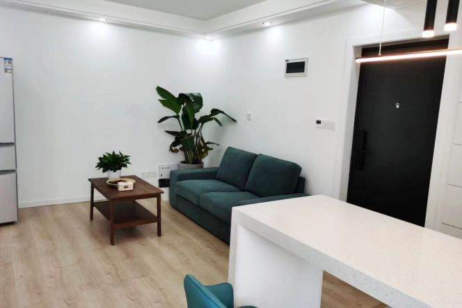 Great view 2Br with nice lights @ L1/3/4 