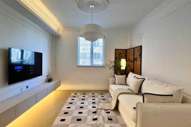 Charming 1br 2lr/elevator/NR ECNU/big living room,Longde rd@L11/13