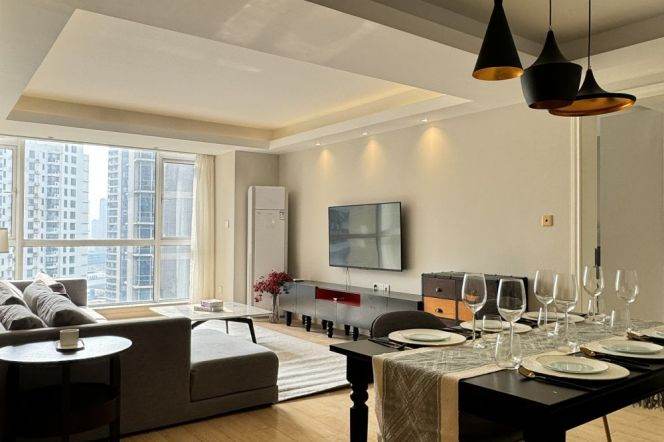 Modern 3Br+2bathr 130Sqm +scenic windows@ Chang Ping rd L7, Simple & Beautiful 22K