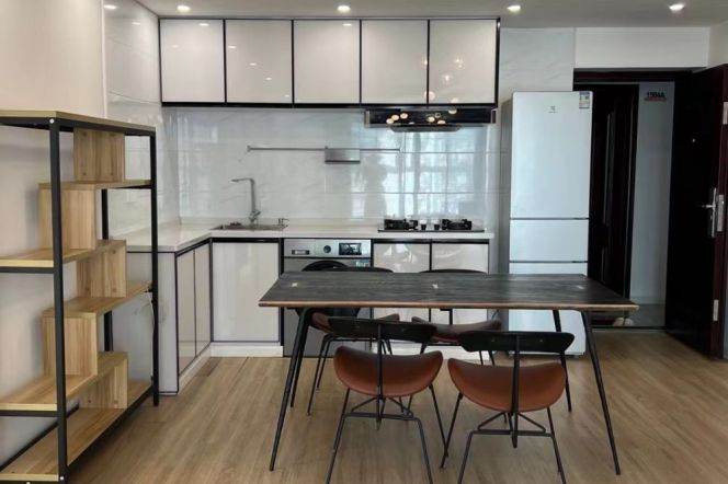 Morden 2brs with balcony and floor heating  nearby  Xujiahui 