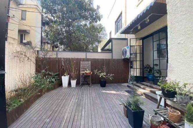 The entire 3-story building/230sqm & private garden/terrace @Xinhua Rd