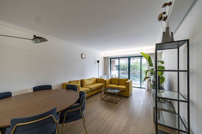 Modren 4brs with floor heating and balcony in central downtown