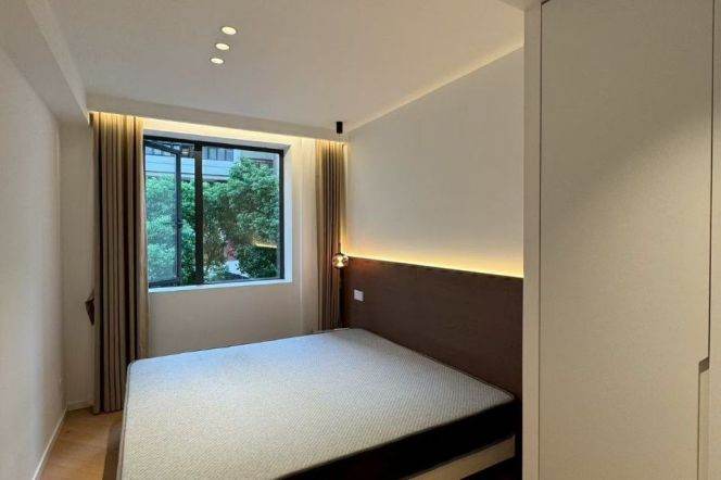 Brand new real 1br 1lr Nr L2/7 Jing'an temple sta