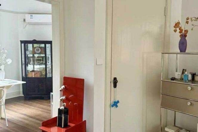 South Shanxi Rd Station Bright 1Br Line1/10/12