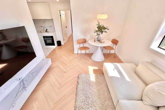 Jiaotong University Station Bright 1Br Line10/11