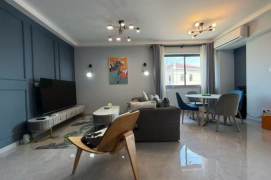 Sunny Balcony Flat 2br/2bt in Hunan Road