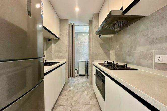 Morden 1bedroom with floor heating nearest compound to Jing an temple CBD 