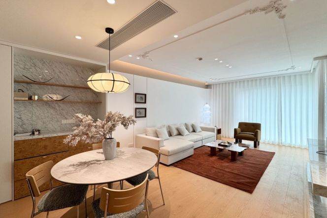 Morden 2brs with floor heating in Lujiazui 