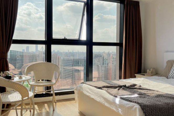 master bedroom near Hanzhong rd, private bathroom, close to TJU/ECNU advance booking accepted 